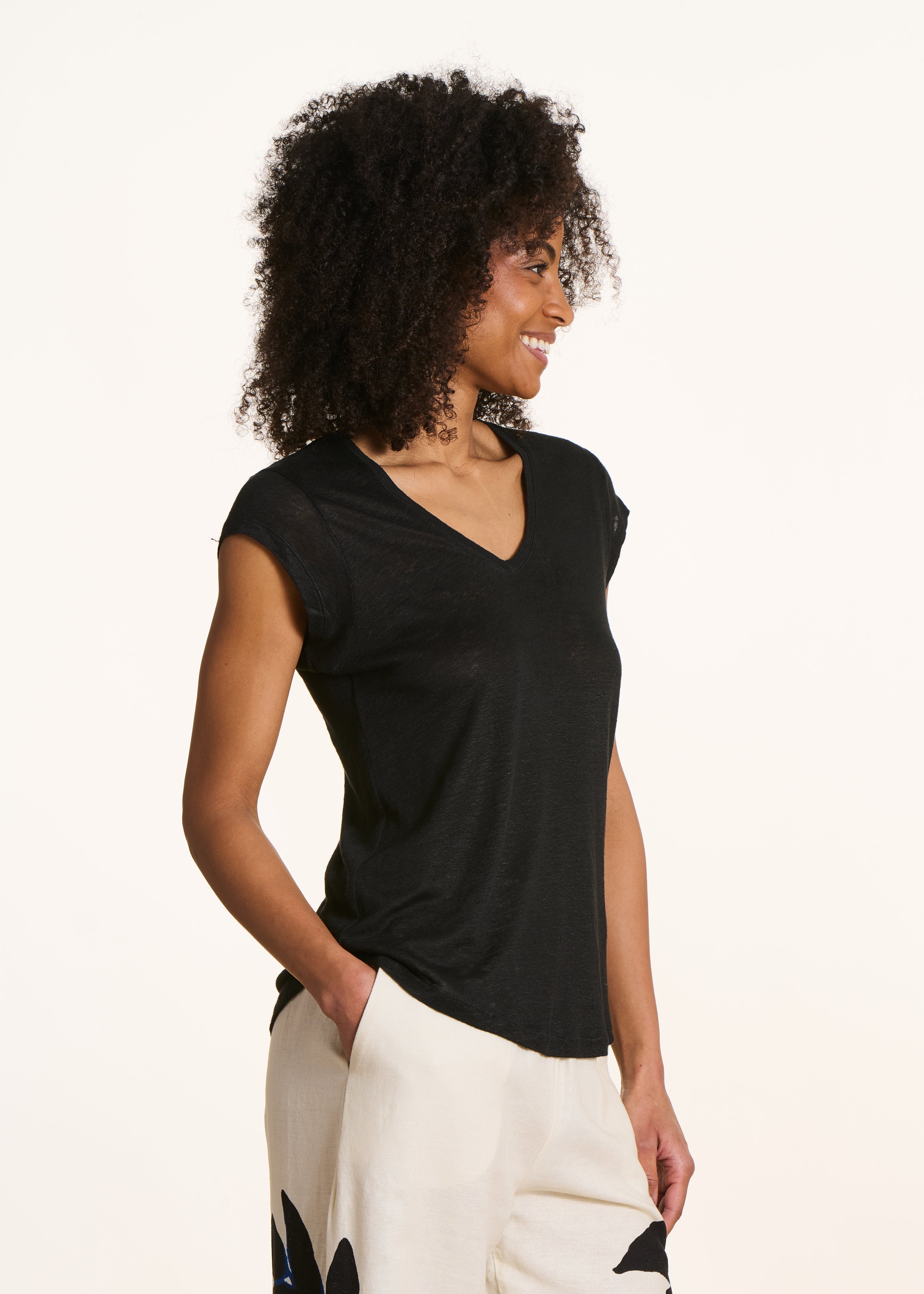 T-shirt noir en lin manches courtes