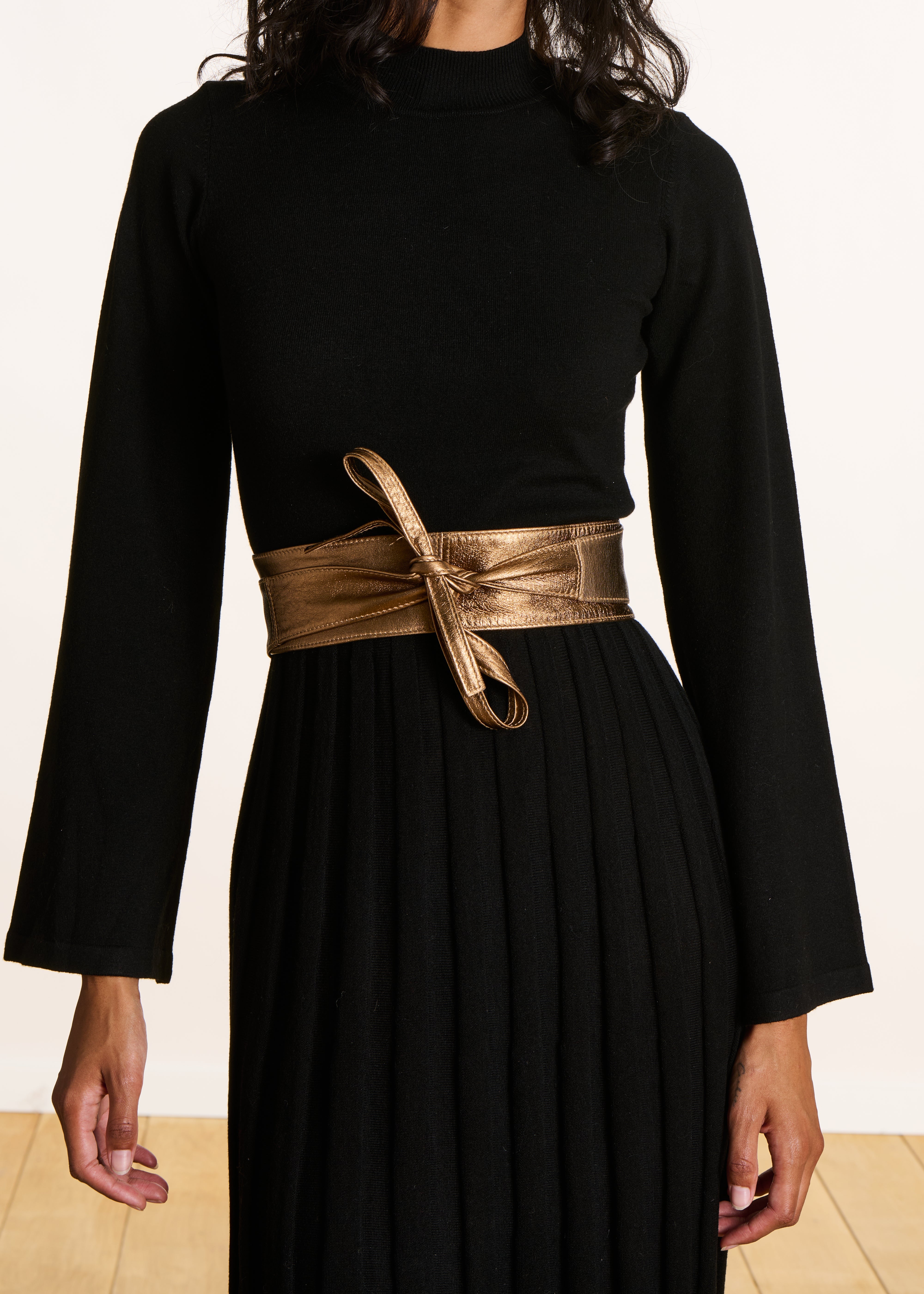 Ceinture dorée en cuir à nouer