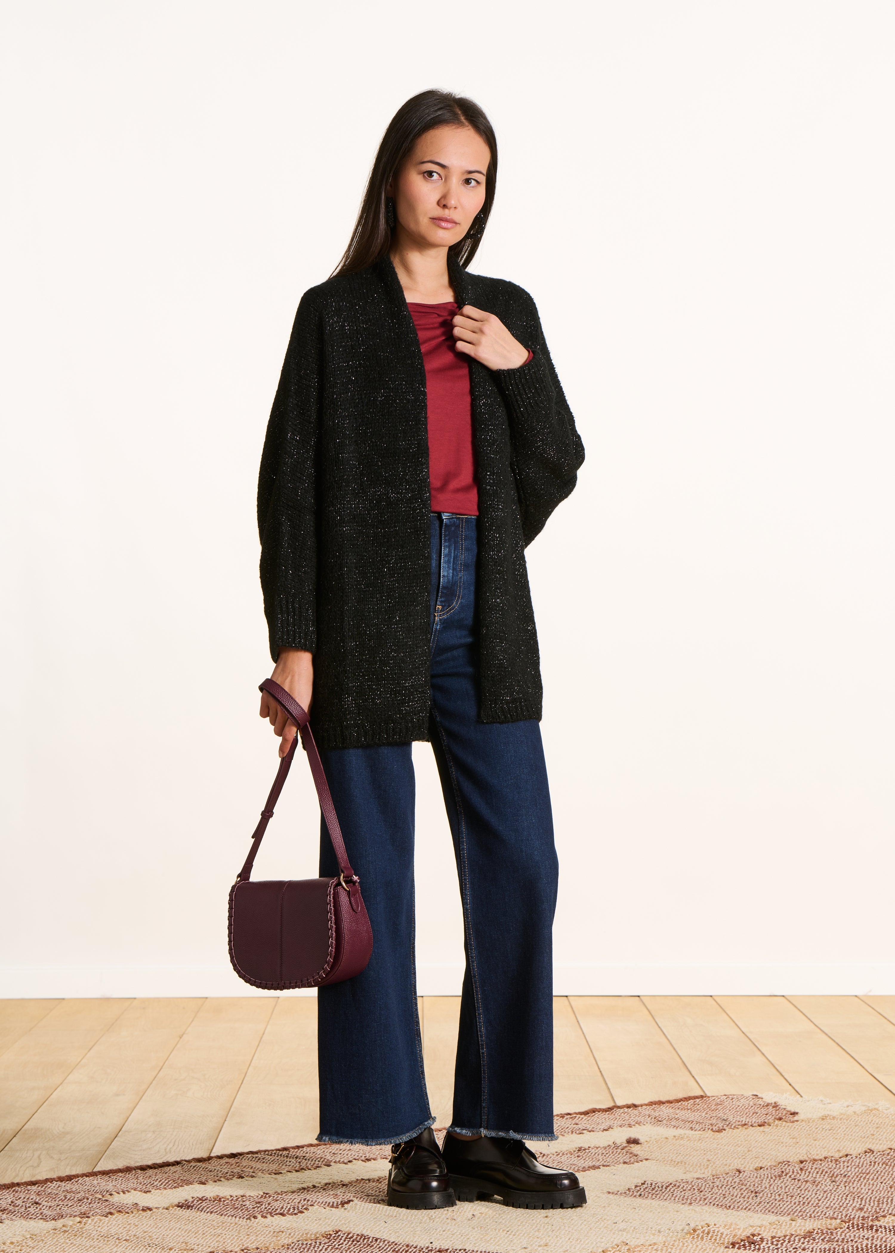 Gilet mi-long noir oversize en maille irisée