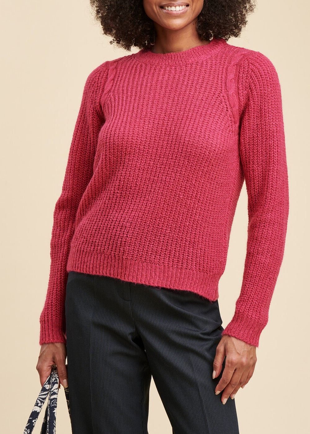 Pull rose mousseux encolure ronde