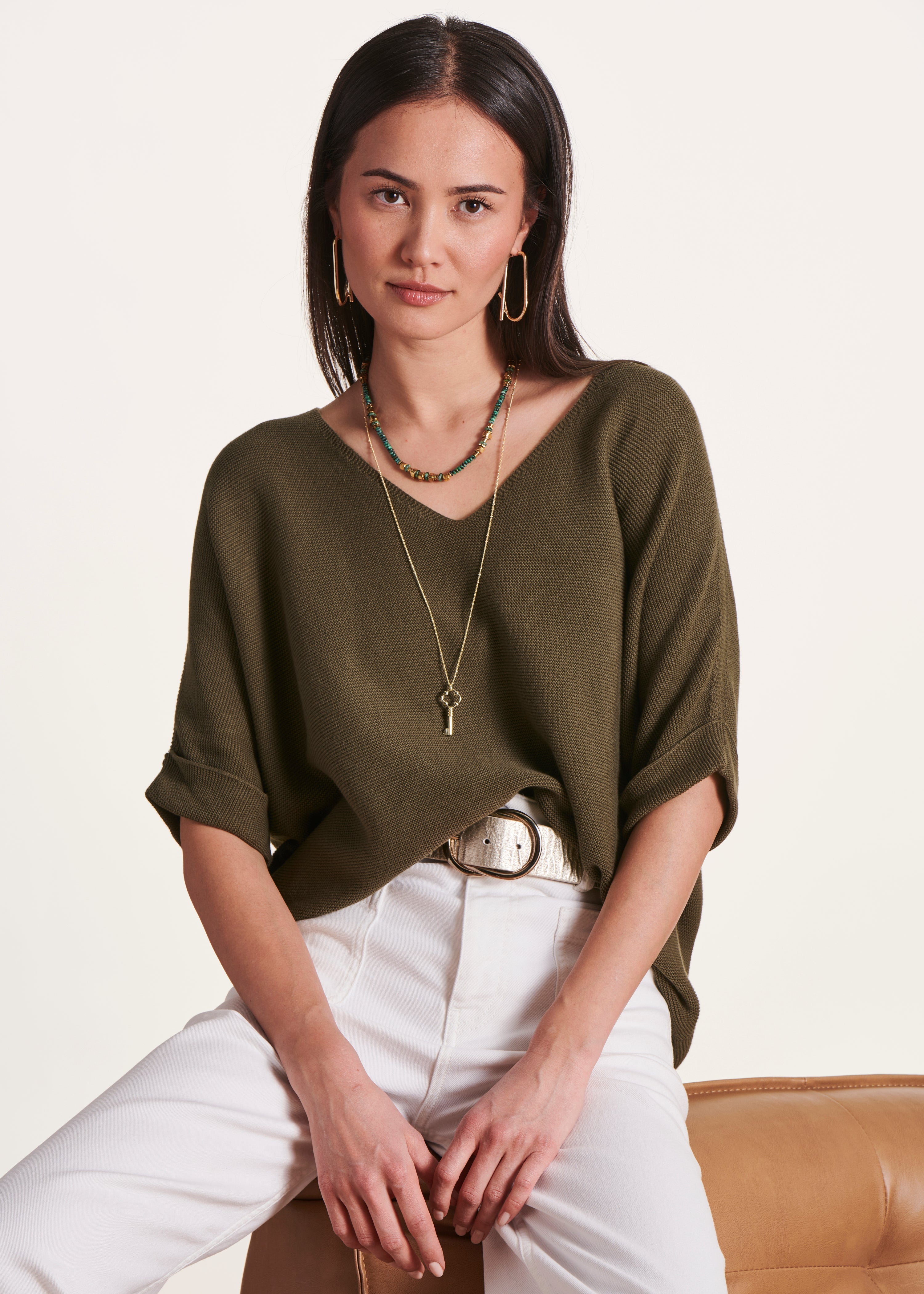 Pull kaki manches courtes col V