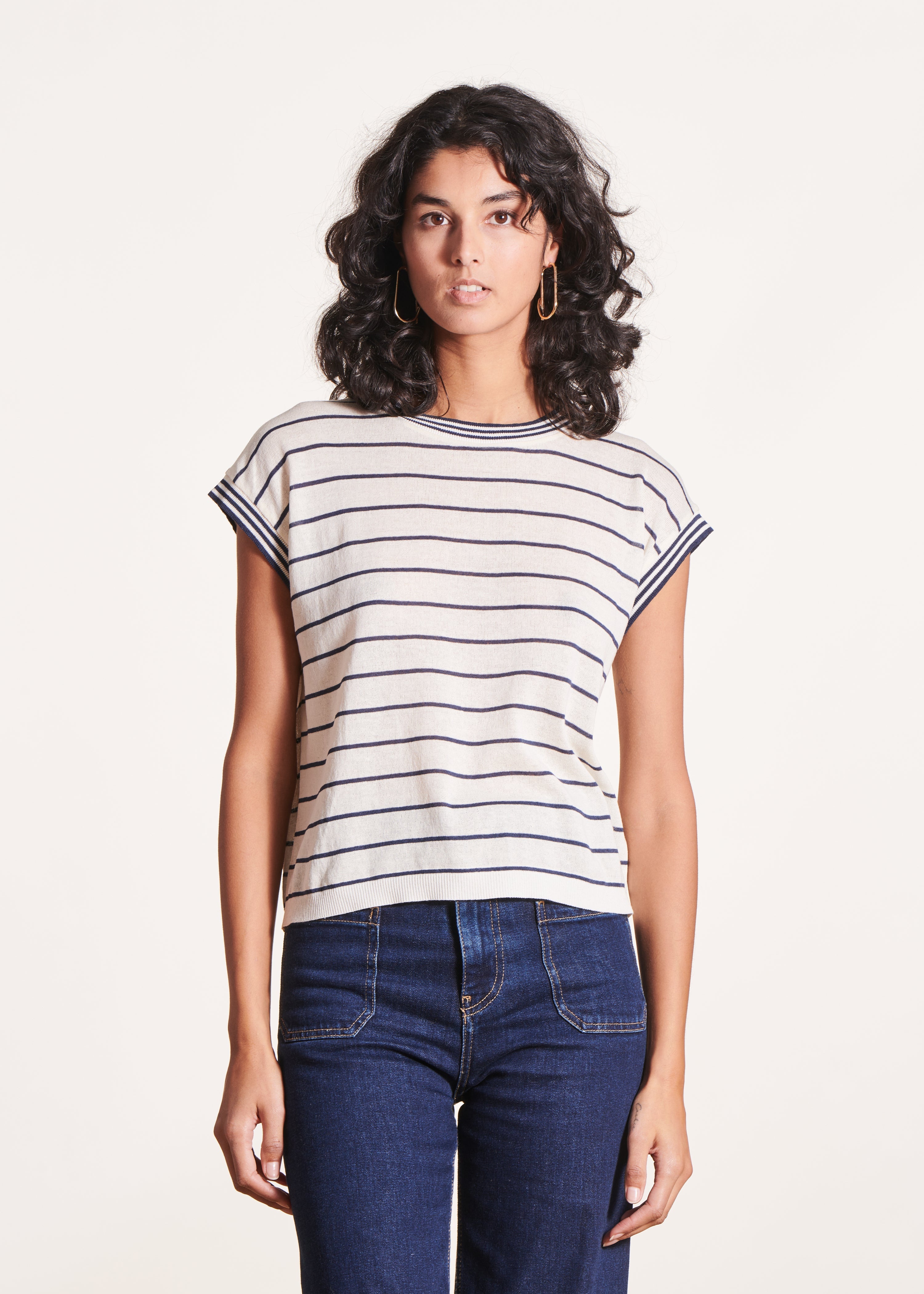 Pull rayé bleu marine manches courtes col rond