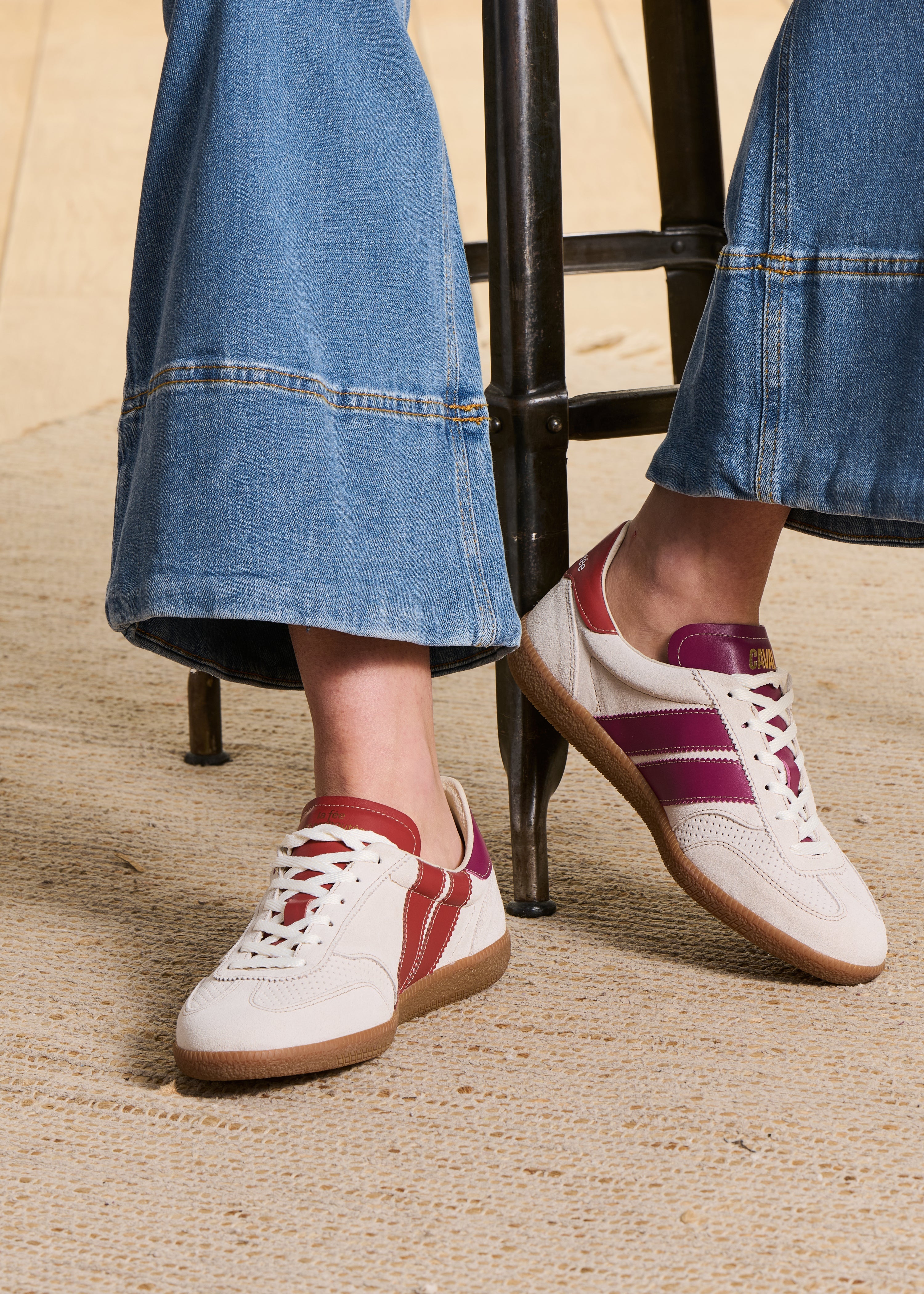 Baskets asymétriques violettes