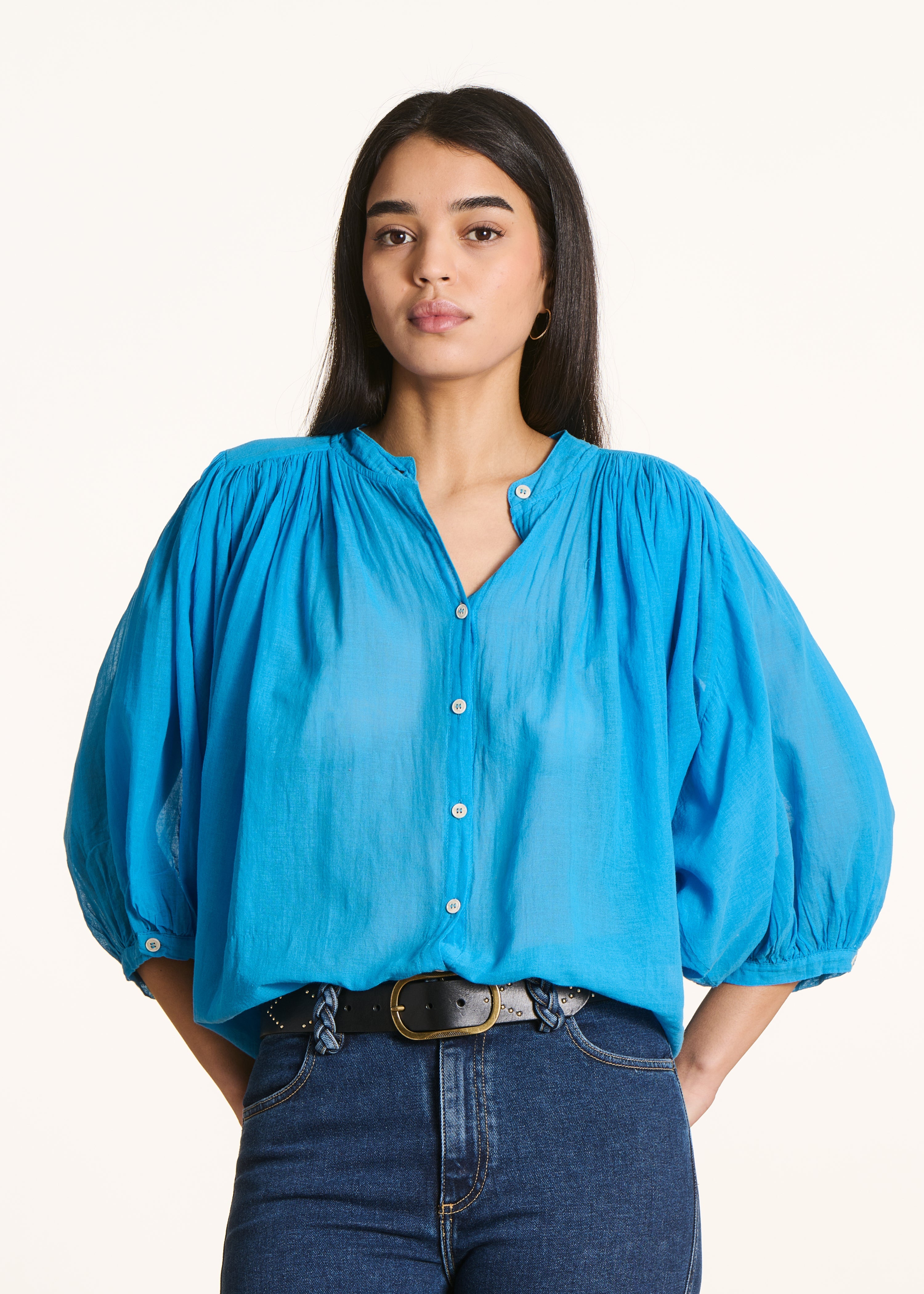 Chemise bleue en voile de coton fluide