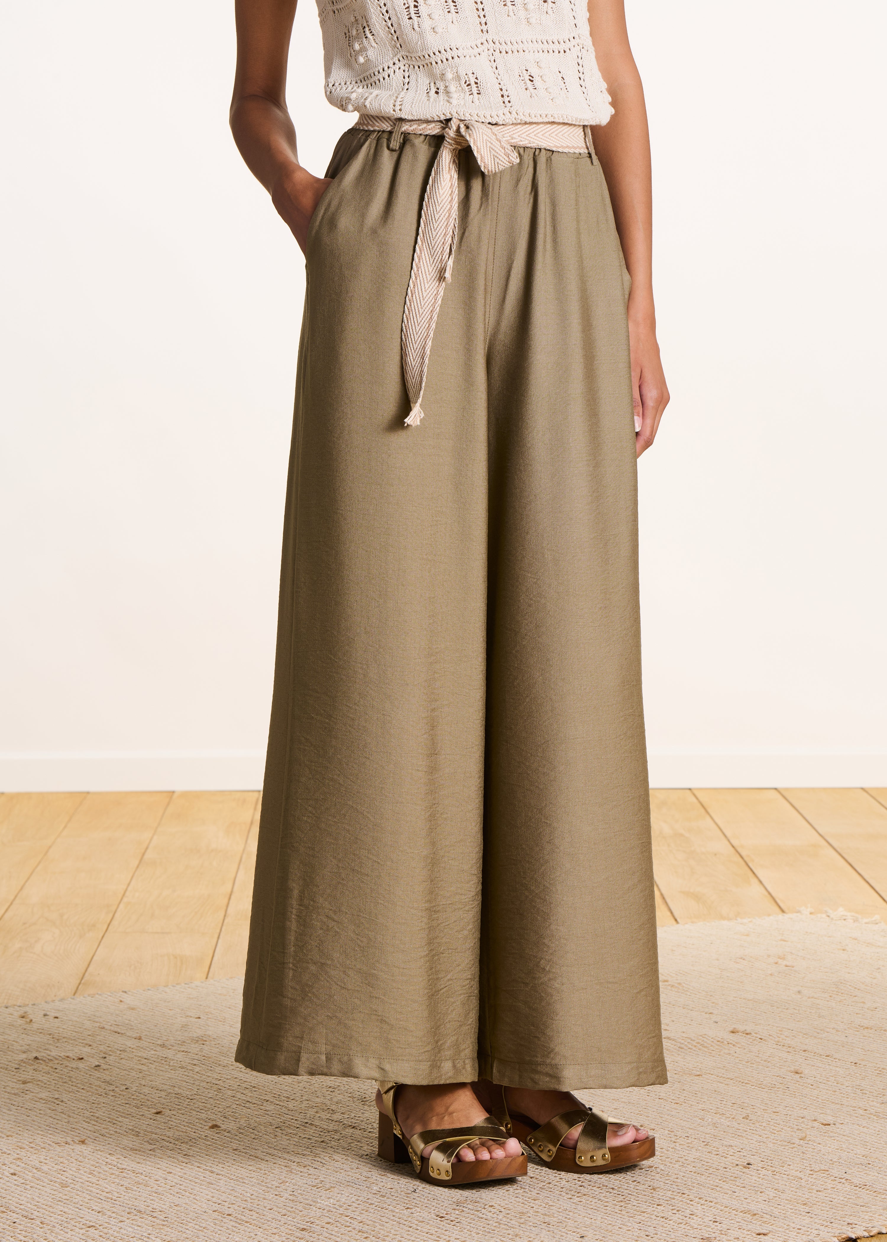 Pantalon fluide et large taupe taille élastiquée