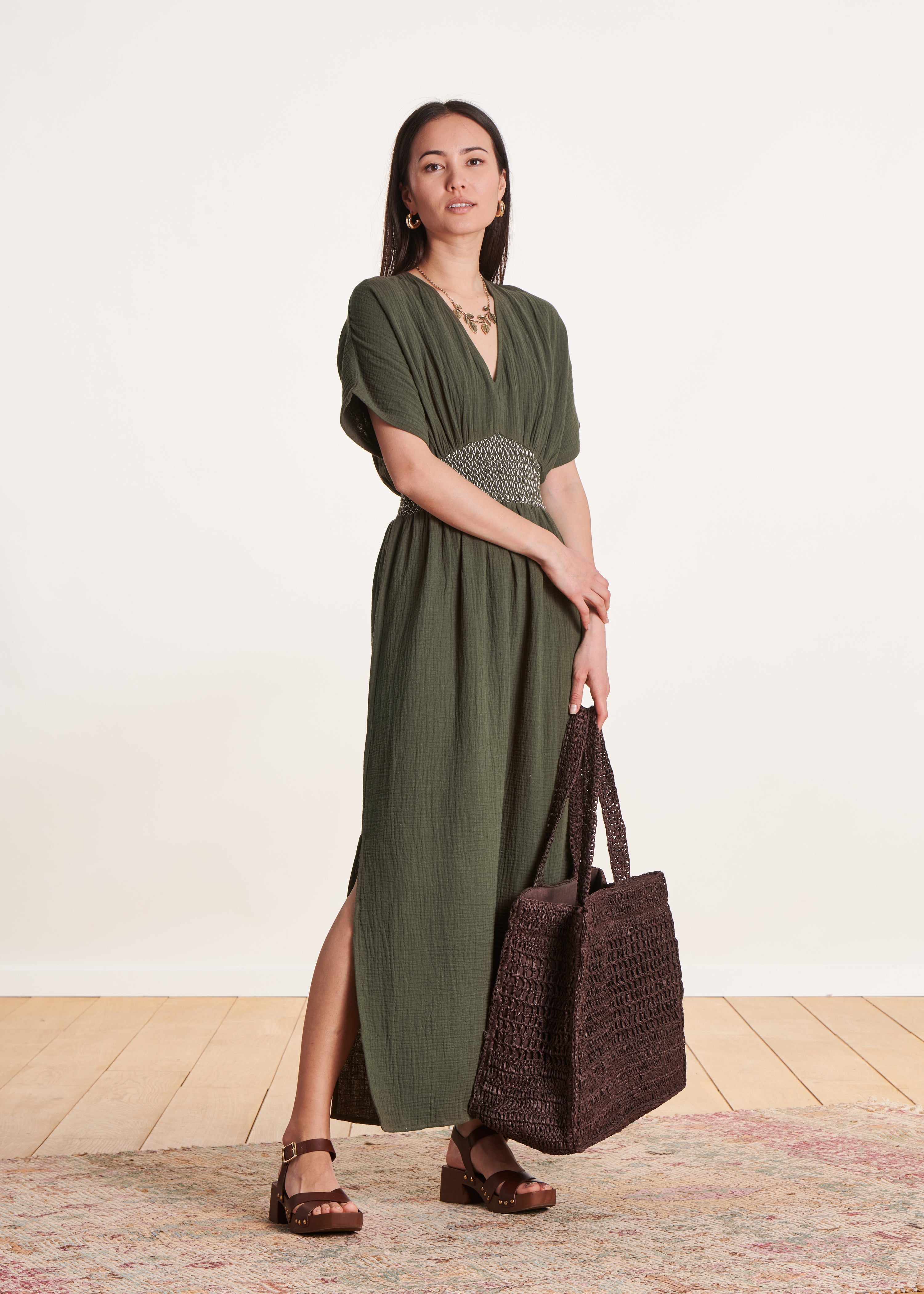 Robe mi-longue kaki en gaze de coton biologique