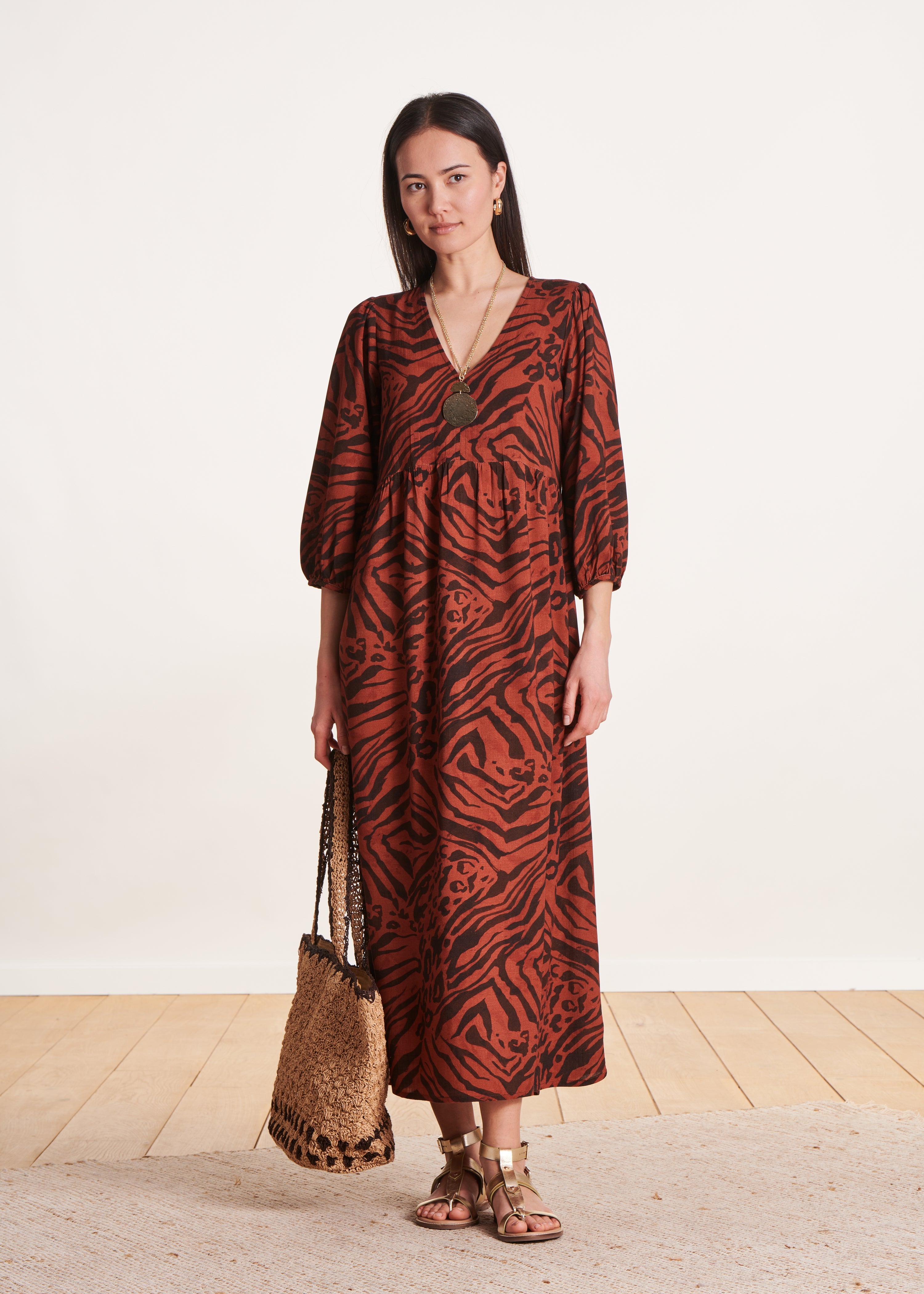 Robe longue ample marron à imprimé animalier