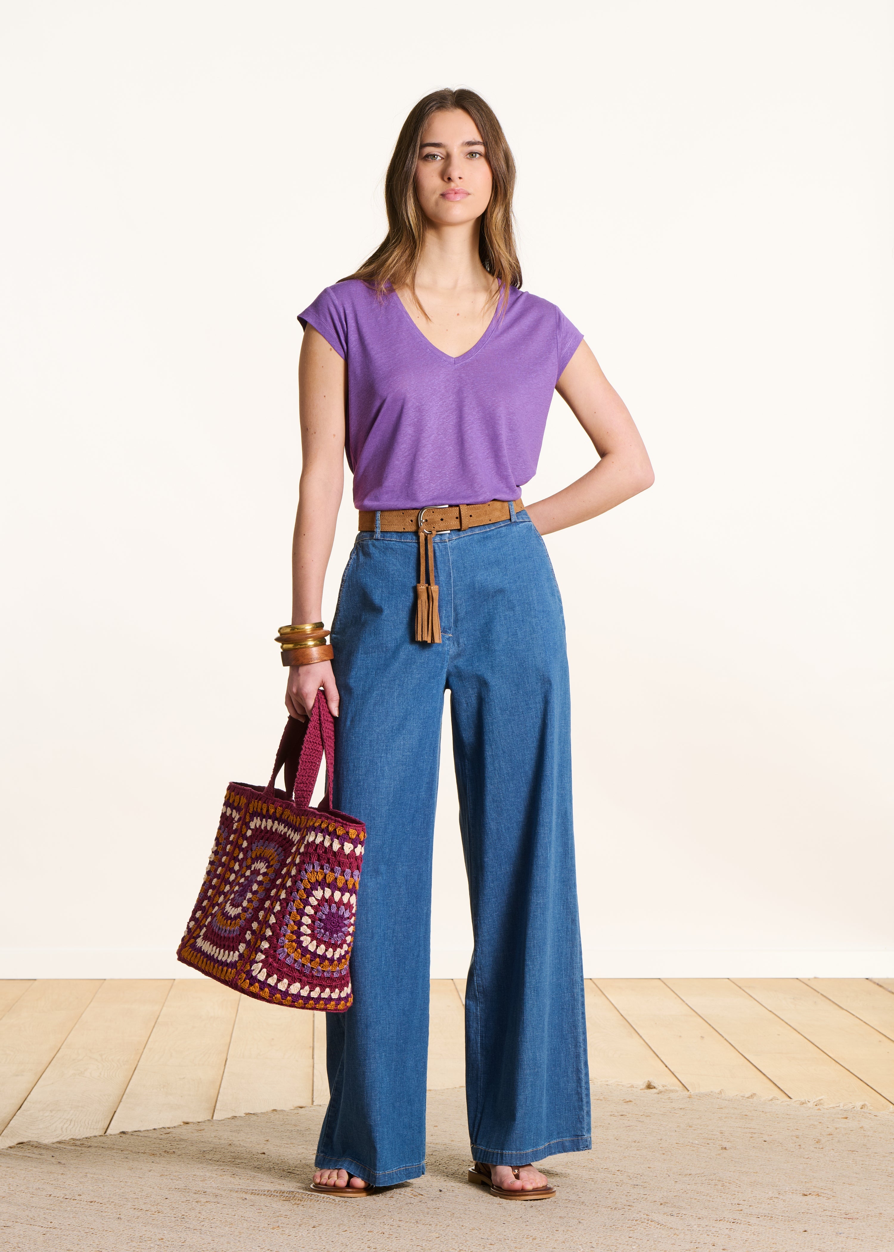 T-shirt violet en lyocell col V manches courtes