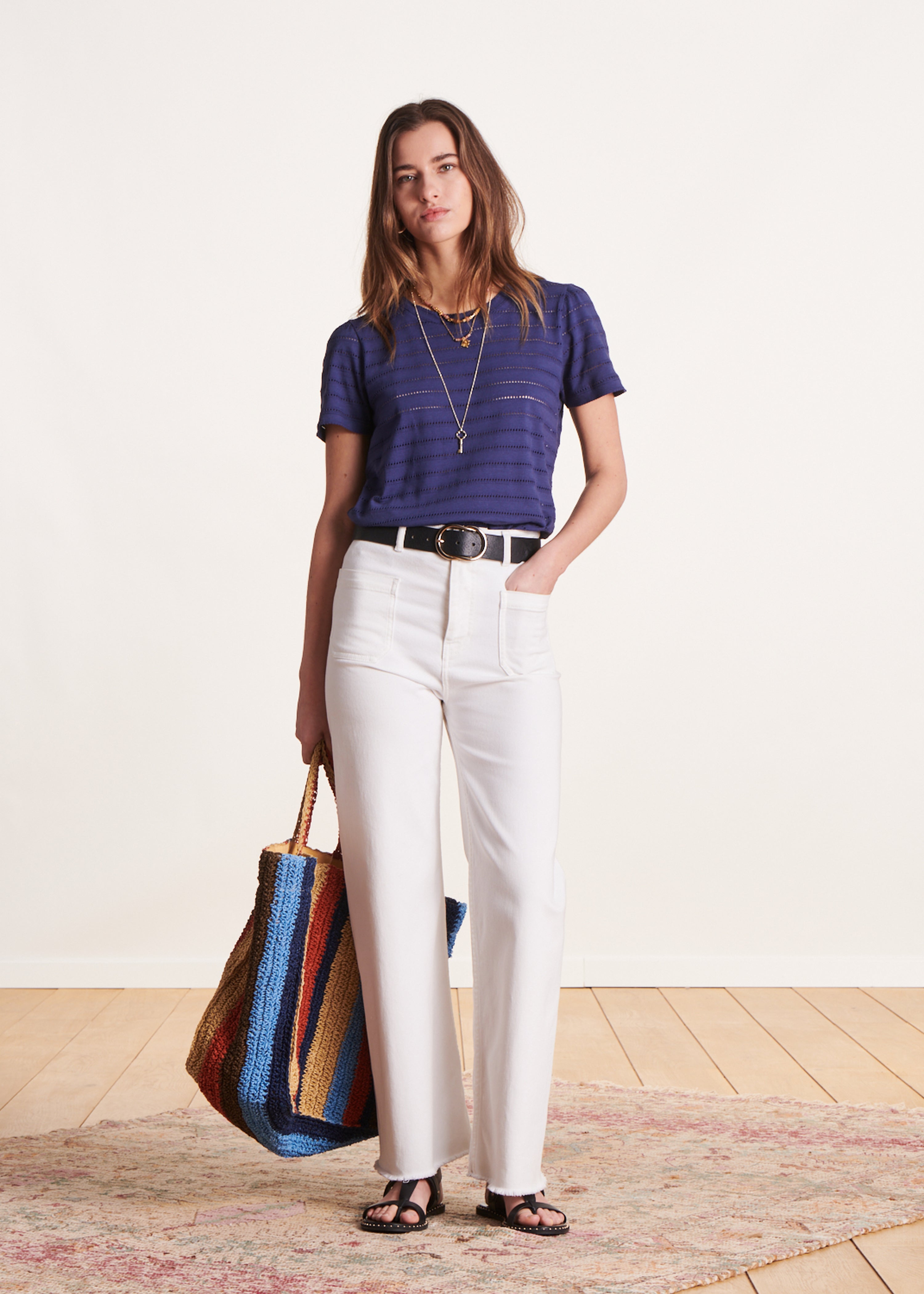 T-shirt bleu marine à rayures ajourées manches courtes