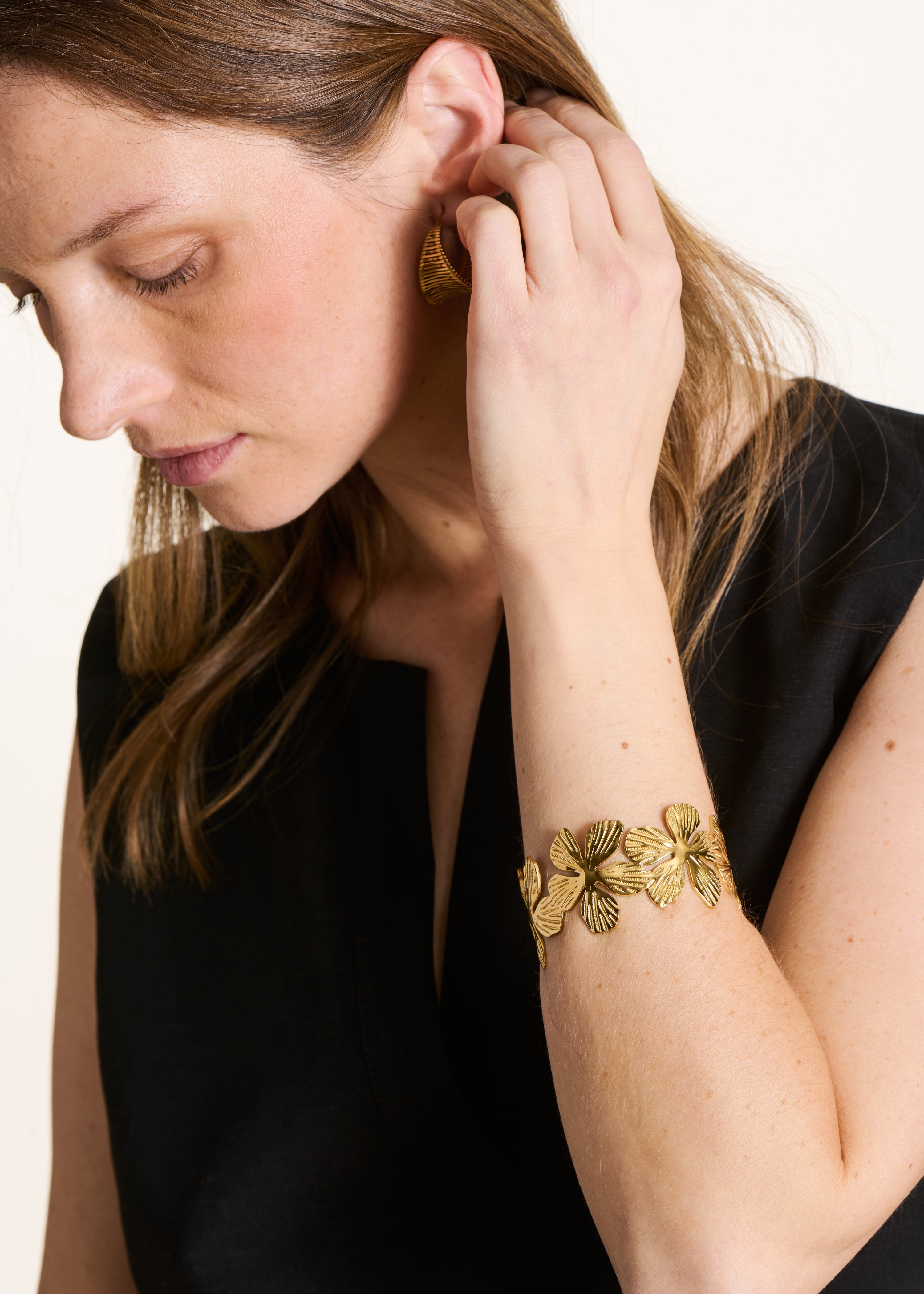 Bracelet jonc doré fleurs