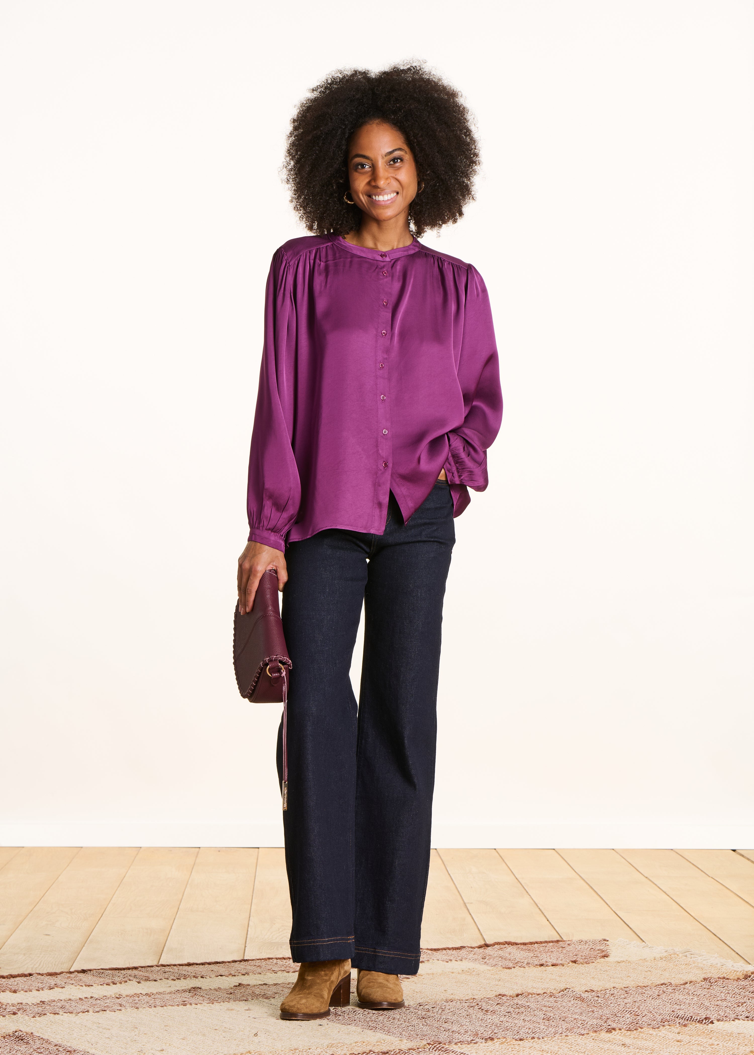 Chemise violette ample en satin