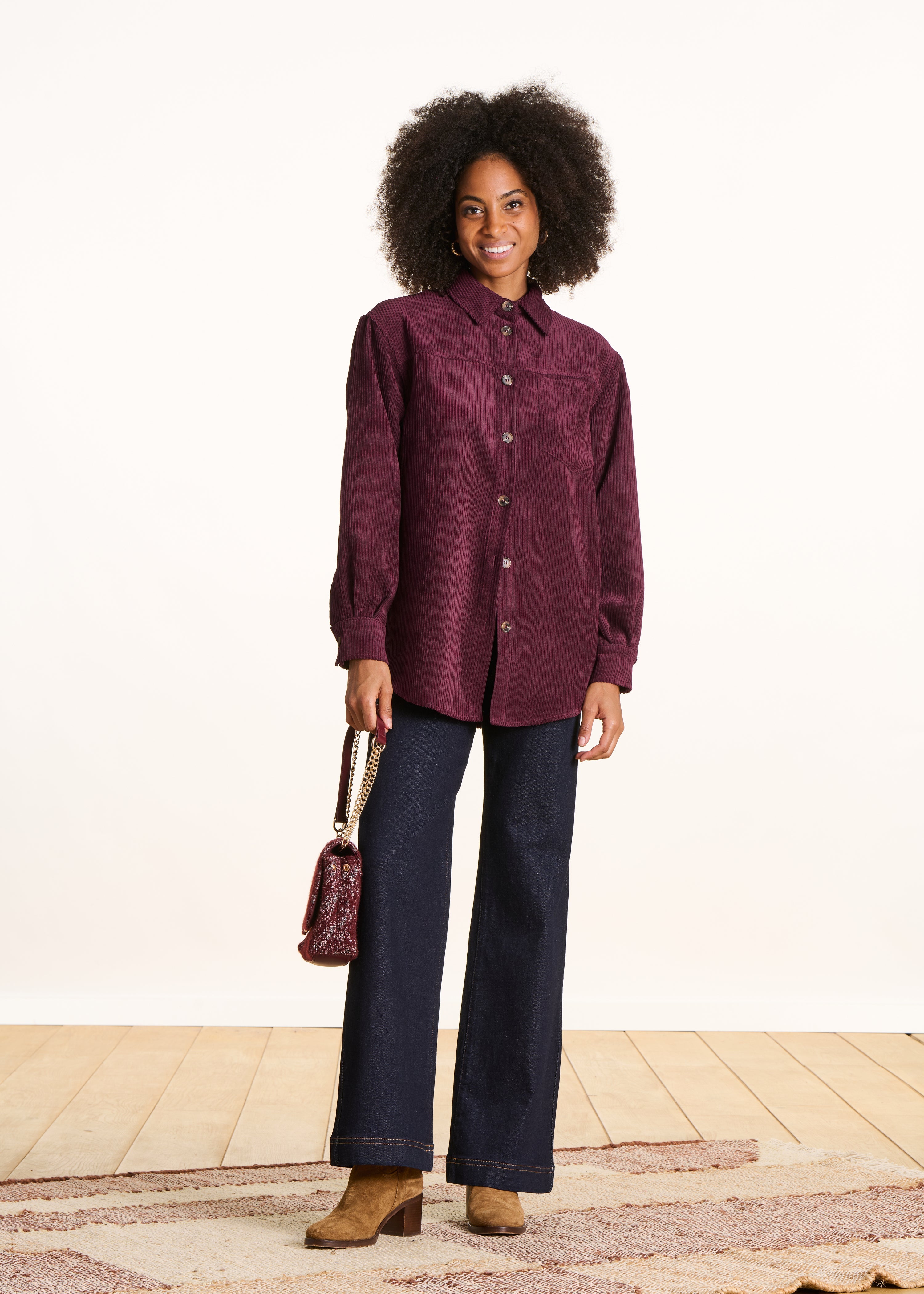 Chemise bordeaux en velours côtelé