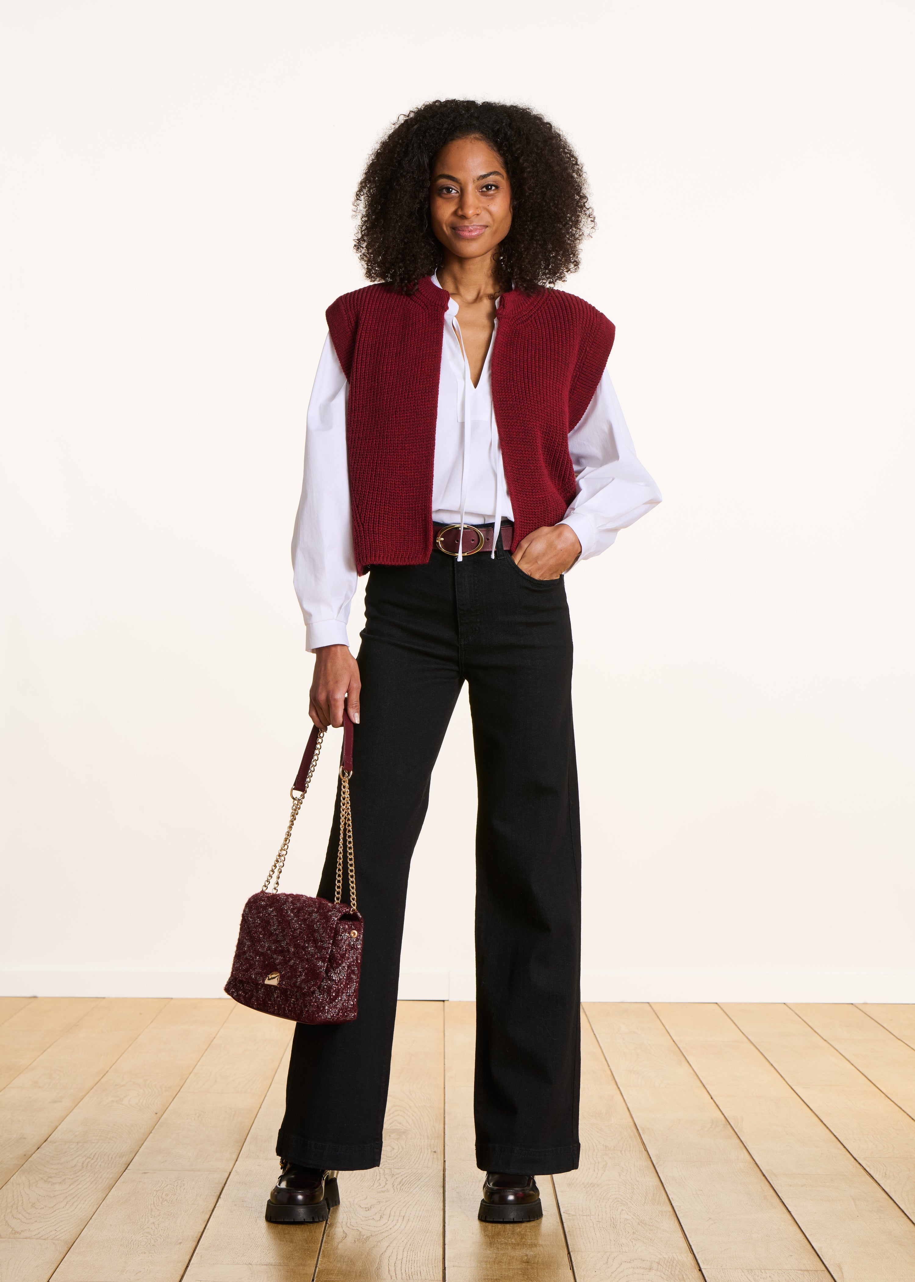 Gilet court sans manches bordeaux en côtes perlées