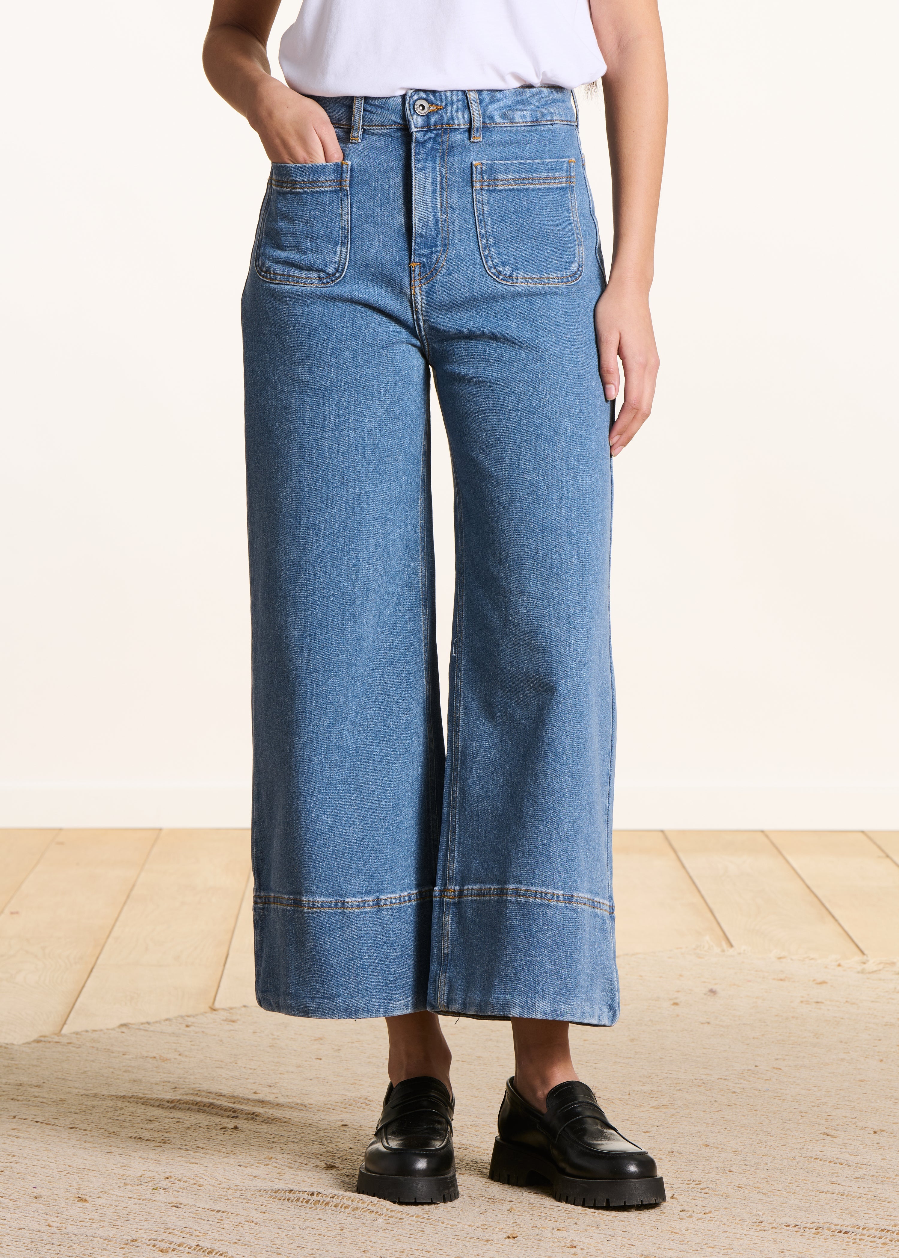 Jean large bleu clair en coton biologique