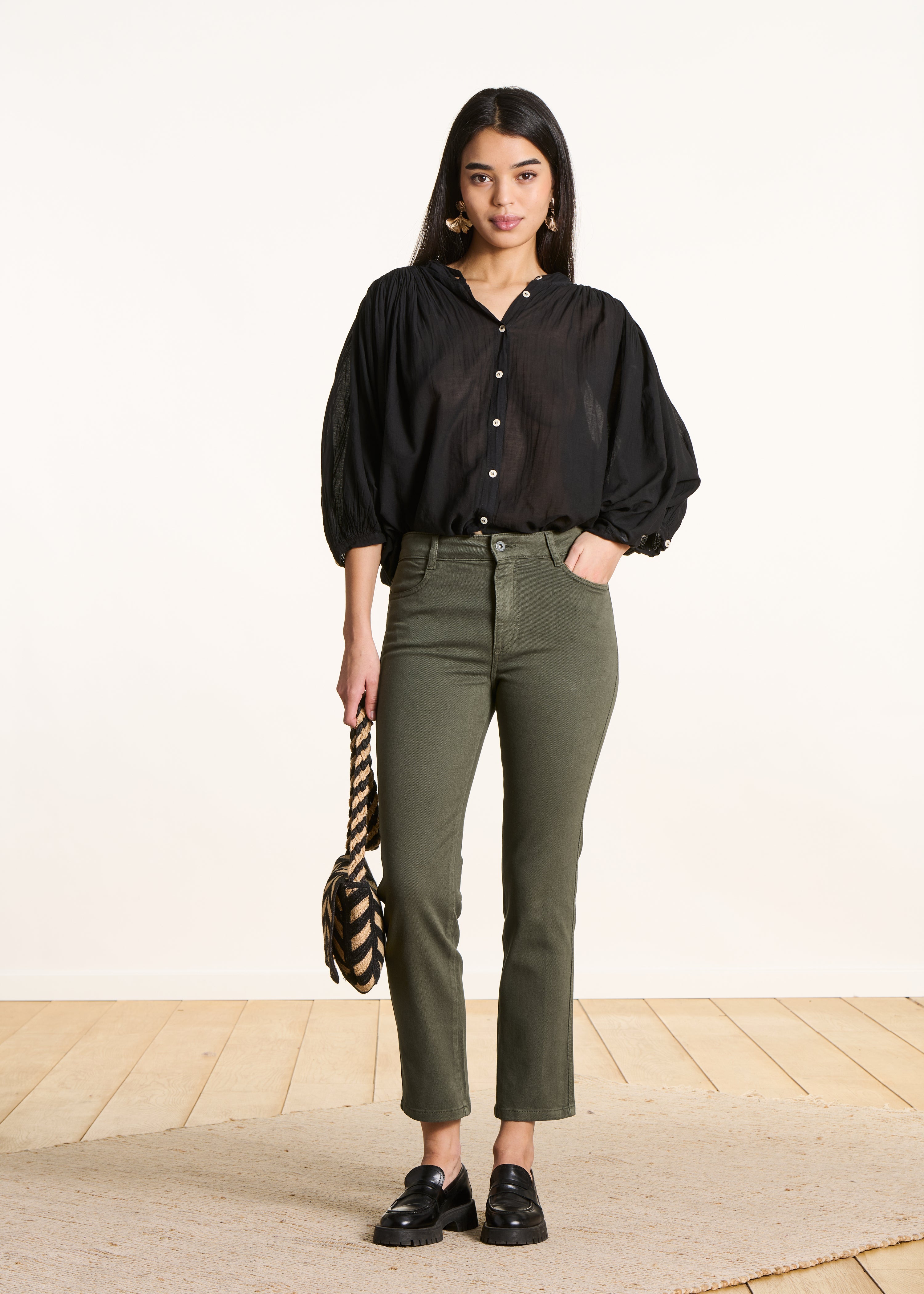 Jean kaki droit 7/8ème en coton biologique