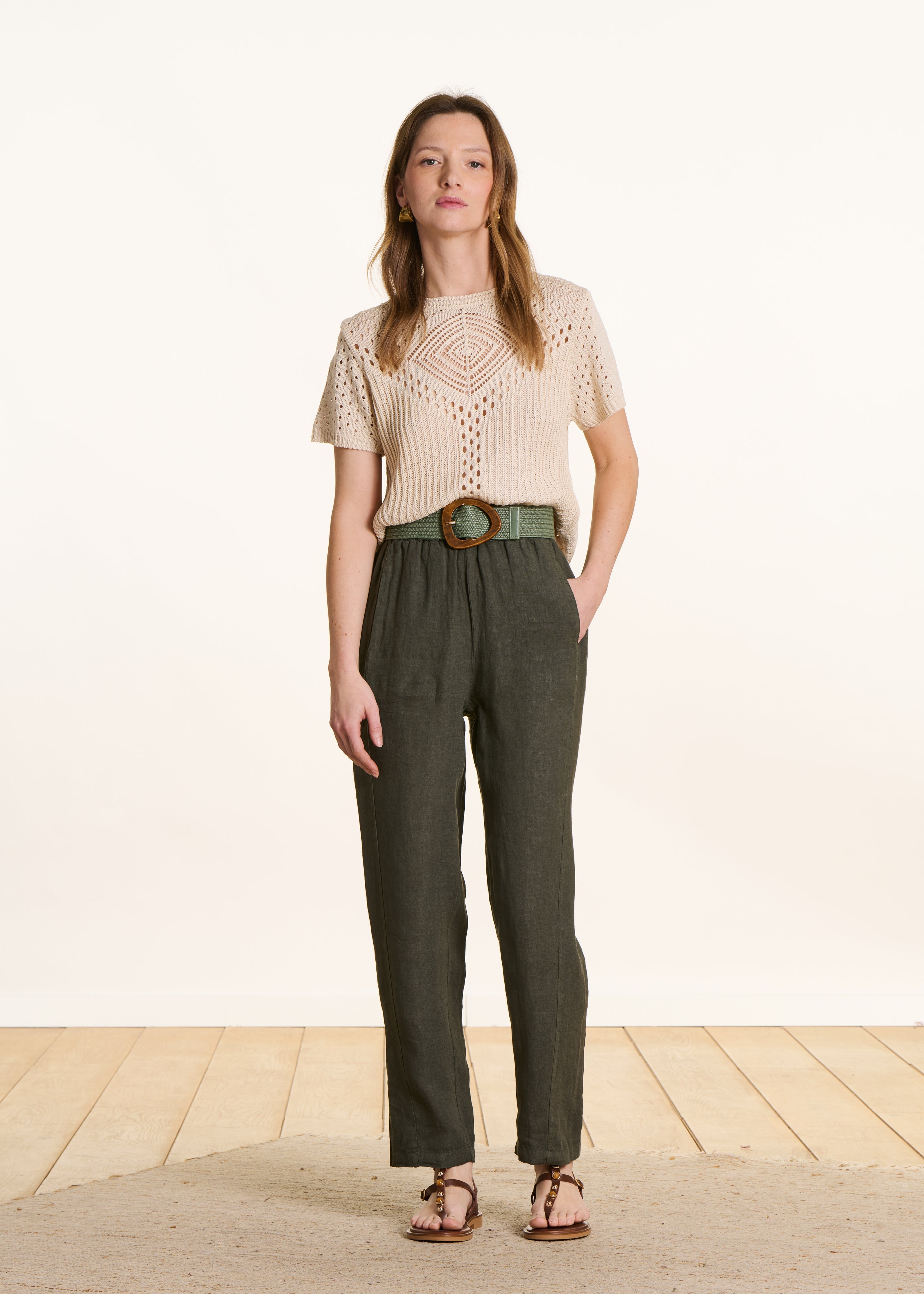 Pantalon carotte kaki en lin taille élastiquée