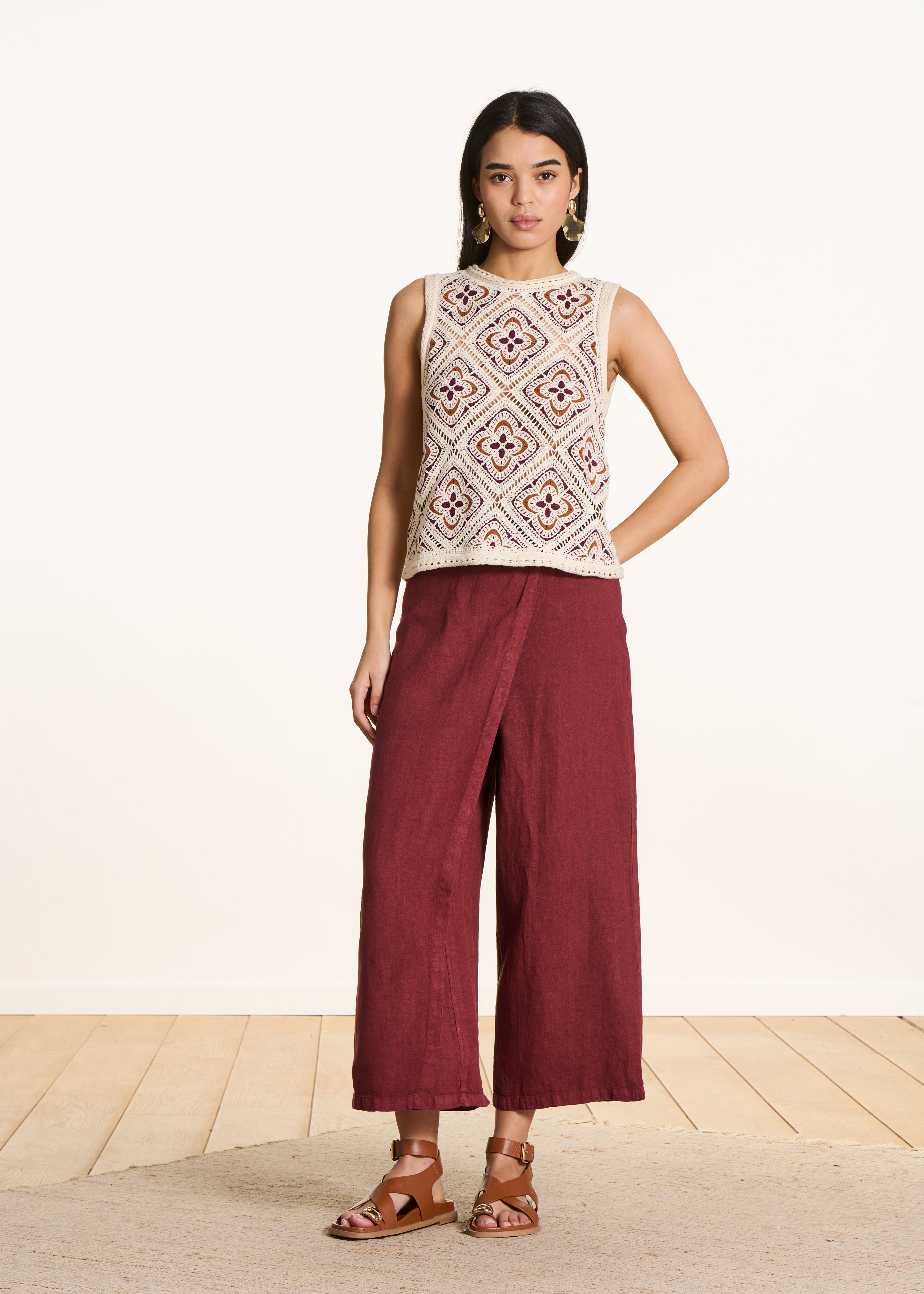Pantalon large 7/8ème bordeaux en lin avec pan
