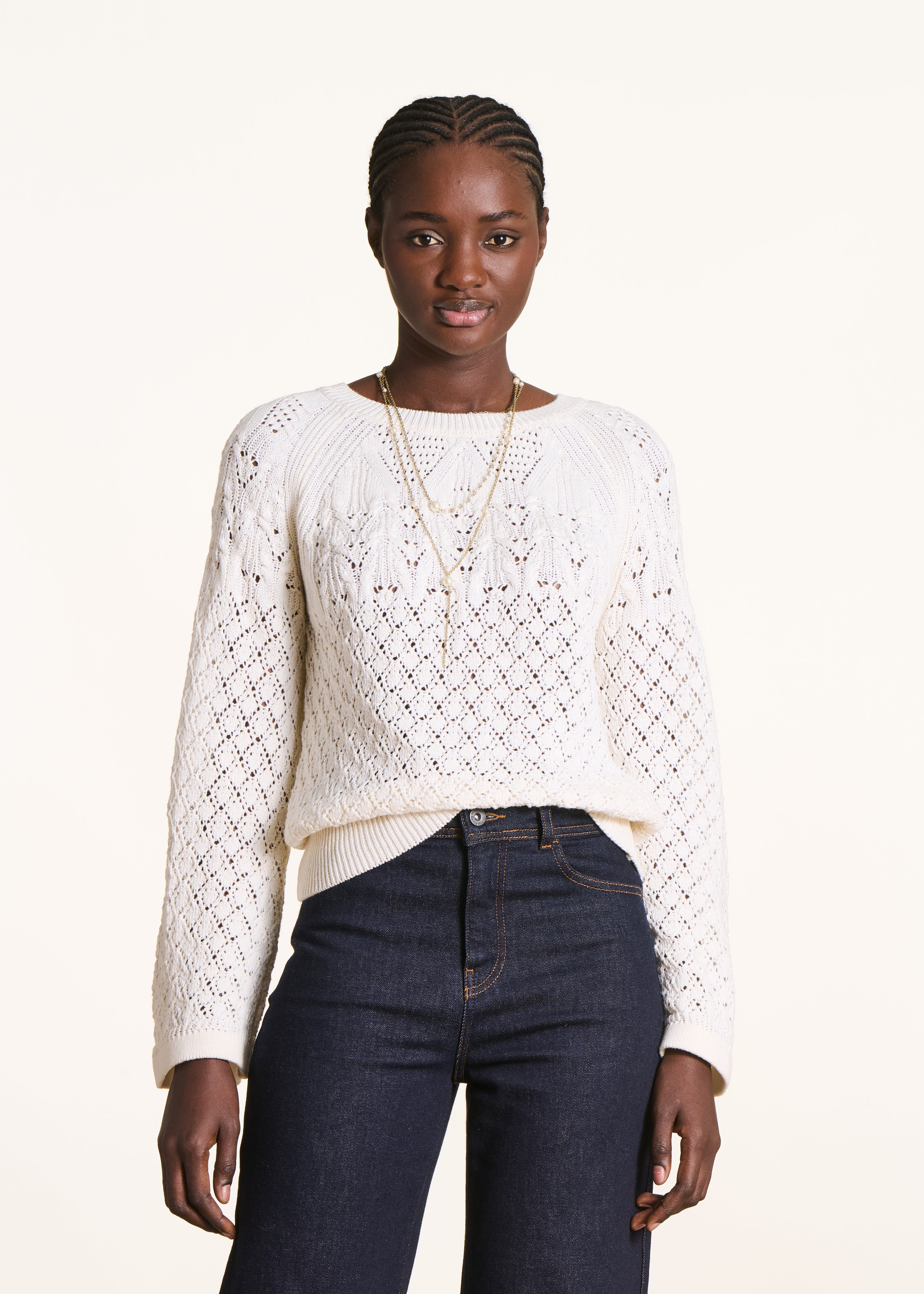 Pull écru en maille ajourée manches longues