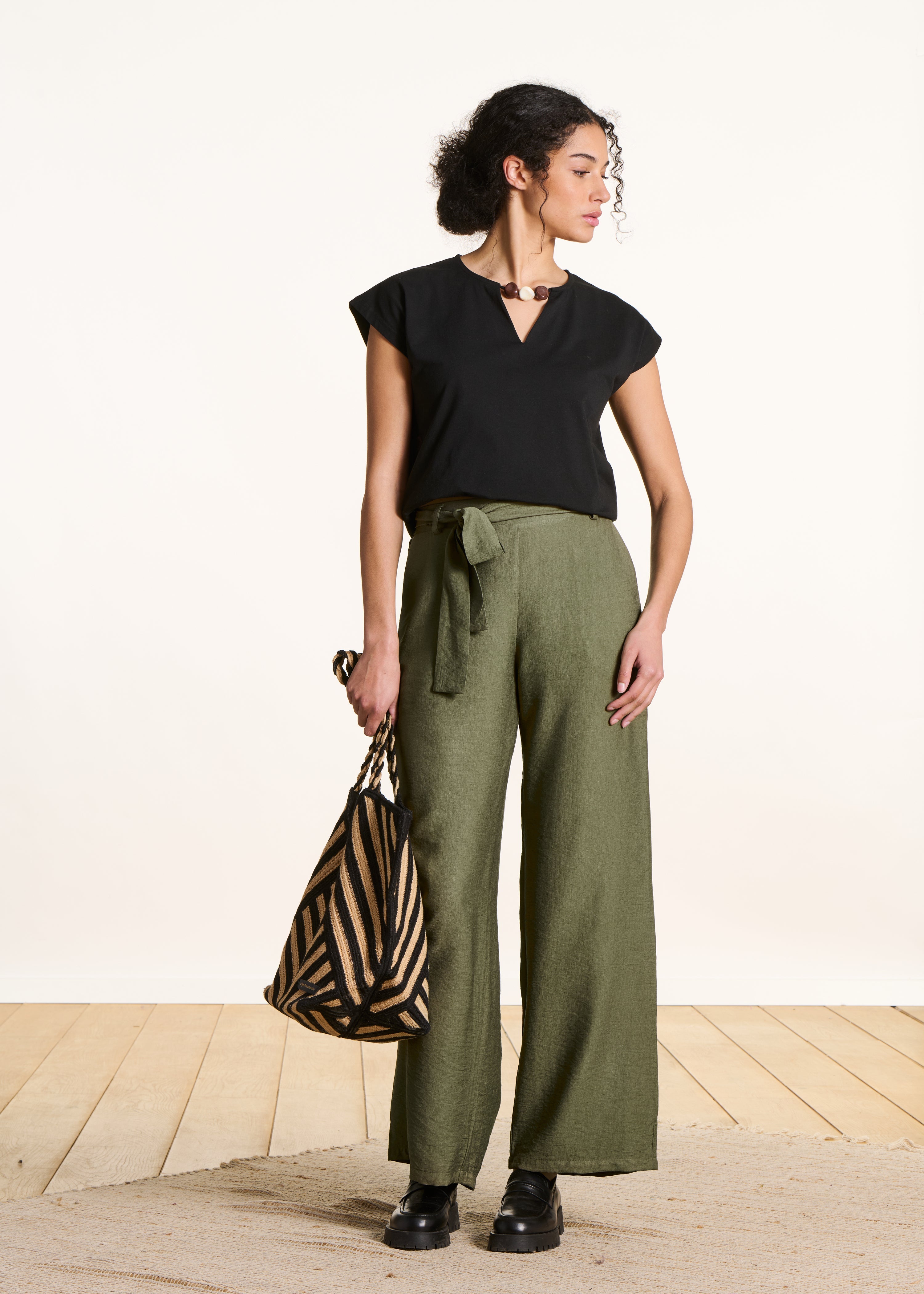 T-shirt noir manches courtes en coton biologique